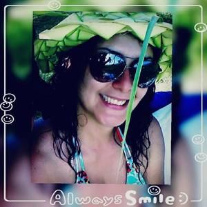 Meet your Posher, Noemí